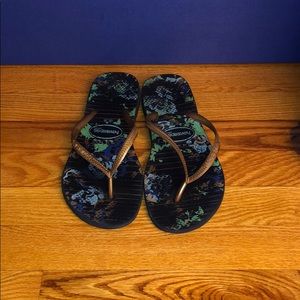Blue and gold floral Havaianas Slim flip flops